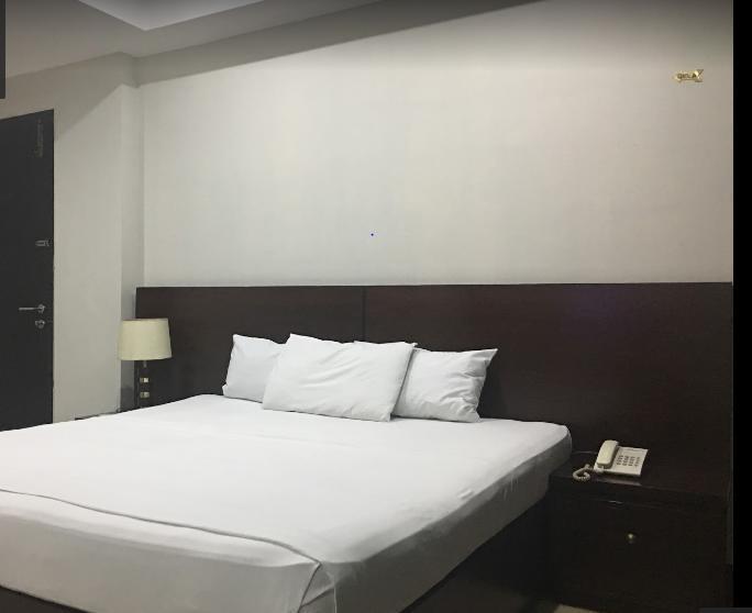 Hotel Multan Continental Экстерьер фото